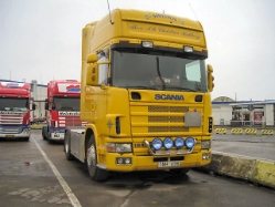 Scania-164-L-580-gelb-Hensing-050606-01-S
