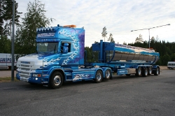 S-Scania-T-blau-Brinkerink-260410-01
