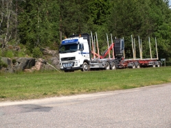 S-Volvo-FH16-640-weiss-Thiele-031209-01