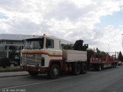 Scania-141-Schausteller-Zugmaschine-rot-beige