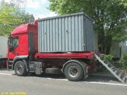 Iveco-Stralis-AT440S43-rot-170504-4