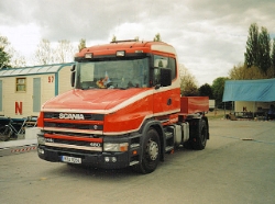 Scania-144-L-460-Krone-Strauch-310806-01