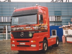 MB-Actros-1843-rot-(Scholz)