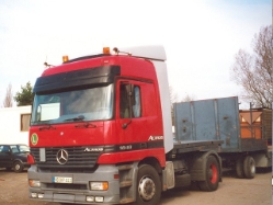 MB-Actros-1848-rot-(Scholz)