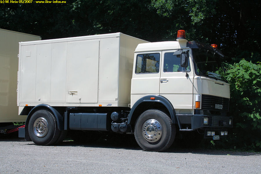 Iveco-T-weiss-230507-02.jpg