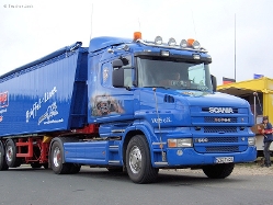 Scania-T-500-blau-DS-310808-03