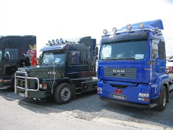 Scania-143-M-schwarz-Rischette-110608-01
