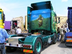 Scania-113-M-380-gruen-Kubalok-030805-02