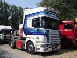 Scania-124-L-420-Halasz-250707-01