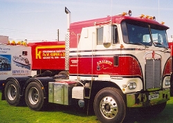 Kenworth-rot-weiss-Fitjer-160506-01