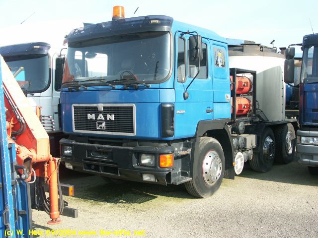 MAN-F90-25372-Asphaltkocher-blau-100904-1.jpg