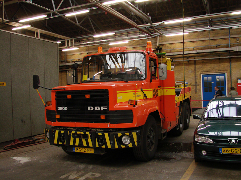 DAF-2826-DKA-510-orange-Weddy-131108-01.jpg - Clemens WEddy