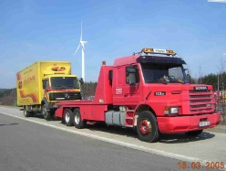 Scania-113-H-320-rot-Petke-131207-01