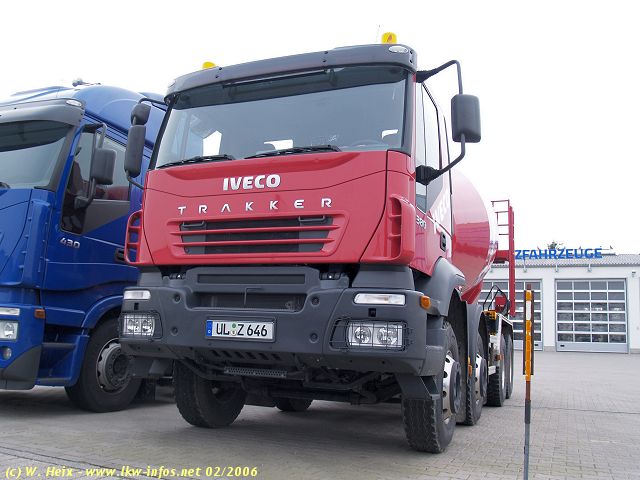 Iveco-Trakker-380T38-rot-120206-04.jpg