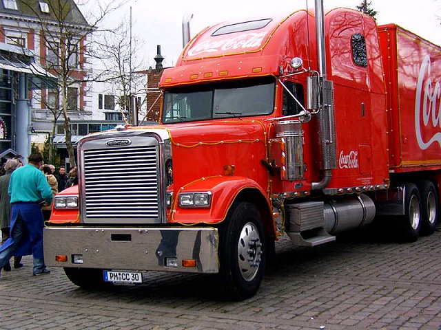 Freightliner-Coca-Cola-Showtruck-(Dolezal)-8.jpg - Klaus Dolezal