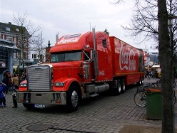 Freightliner-Coca-Cola-Showtruck-(Dolezal)-9