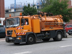 MAN-F2000-18264-orange-Weddy-020907-01