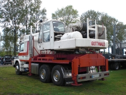 Scania-82-H+Gottwald-AMK-46-A-Kleinrensing-220810-02