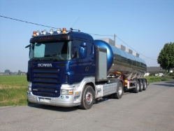 Scania-R-500-Milchtanker-blau-Kleinrensing-120609-01