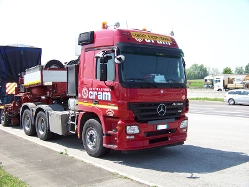 MB-Actros-MP2-3355-Cram-Dirwimmer-050609-01