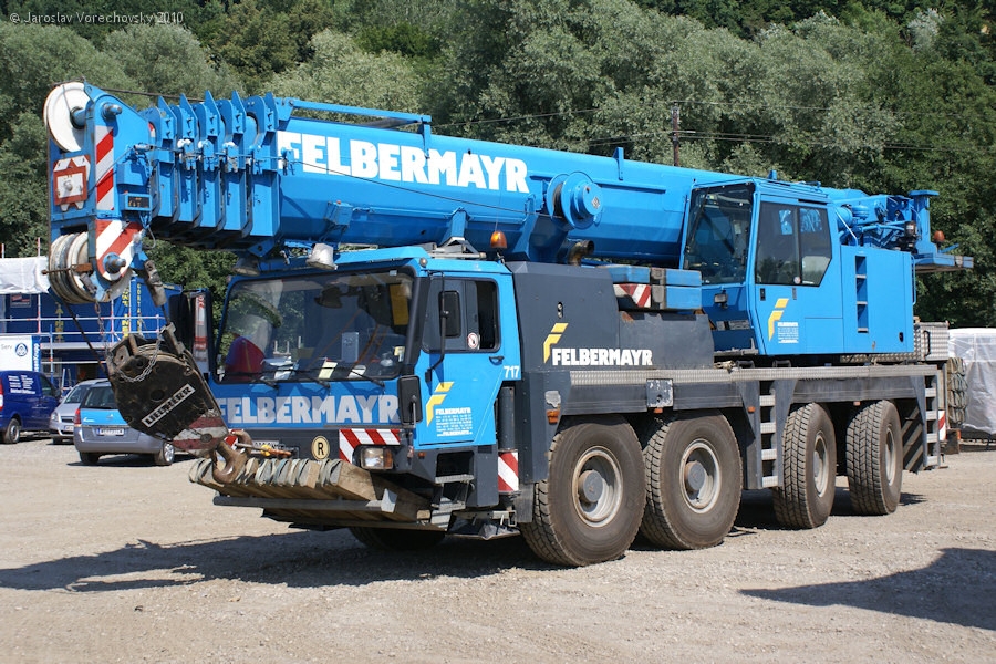 Liebherr-LTM-1090-Felbermayr-Vorechovsky-220810-01.jpg