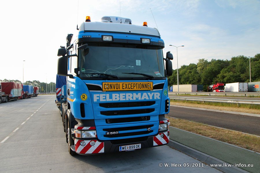 Scania-R-II-560-102-Felbermnayr-180511-08.jpg