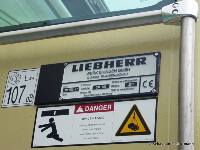 Liebherr-LTM-1220-5.2-H.N.Krane-Schlottmann-140811-03.jpg