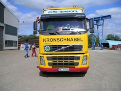 Volvo-FH16-610-Kronschnabel-Hensing-140407-02