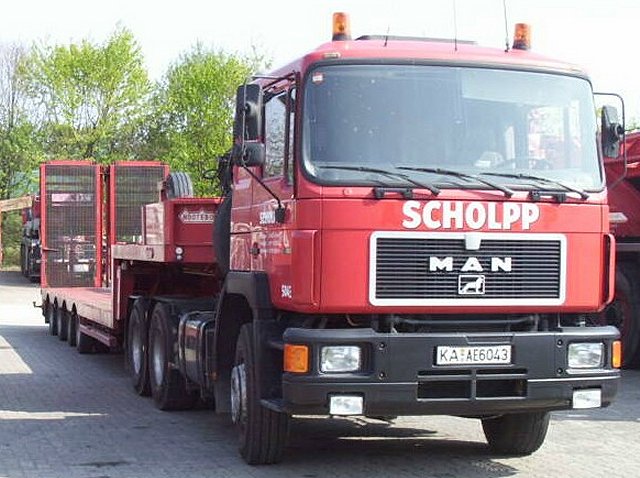 MAN-F90-Tieflader-1-Scholpp-(Dopkewitsch).jpg - N. Dopkewitsch
