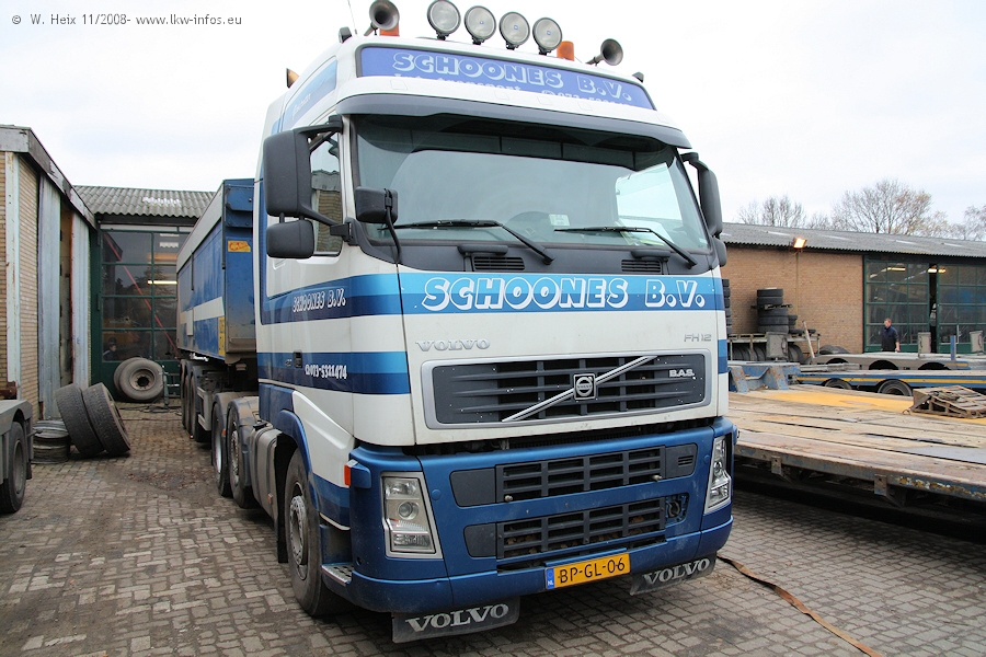 Volvo-FH12-420-Schoones-151108-01.jpg