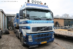 Volvo-FH12-420-Schoones-151108-01