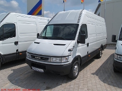 Iveco-Daily-35S14-weiss-210505-01