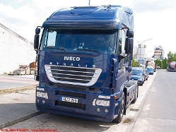 Iveco-Stralis-AS-440S54-Executive-blau-210505-02