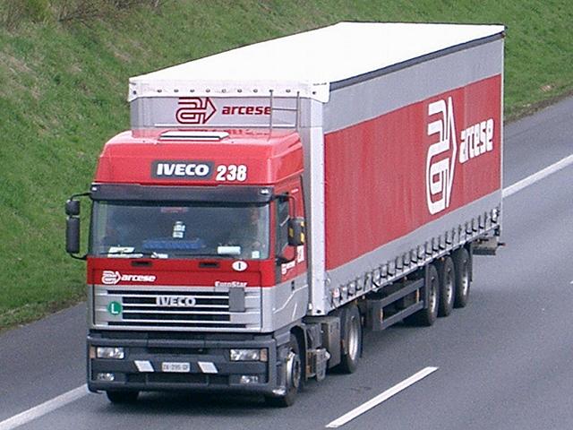 Iveco-EuroStar-Arcese-Szy-180404-1.jpg - Trucker Jack
