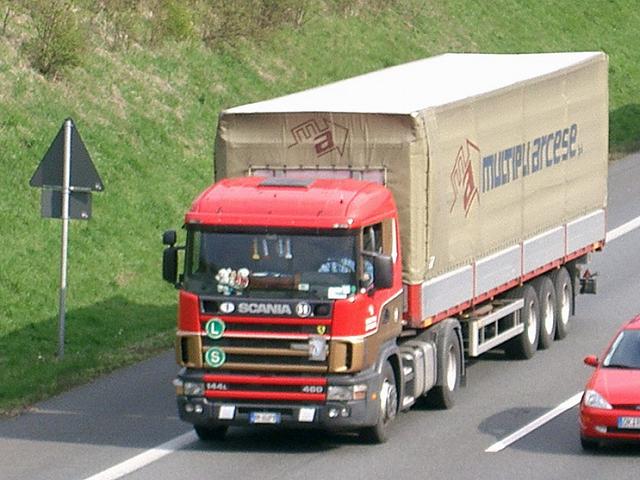 Scania-144-L-460-Arcese-Szy-180404-2.jpg - Trucker Jack