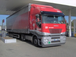 Iveco-Stralis-AS-Arcese-Rouwet-111106-2