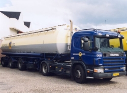 Scania-114-G-340-vdBosch-blau-RElskamp-290505-01