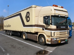 Scania-164-L-480-Braun-Holz-260506-01