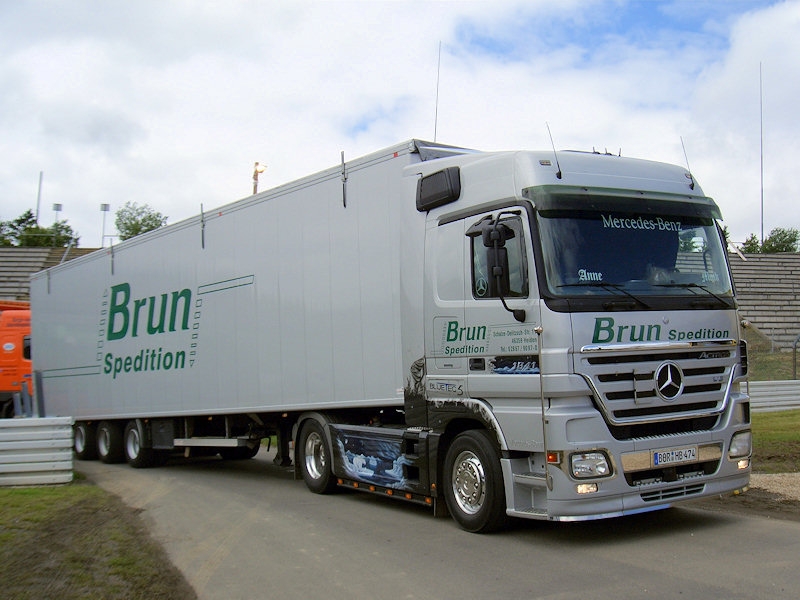 MB-Actros-MP2-Brun-DS-310808-02.jpg