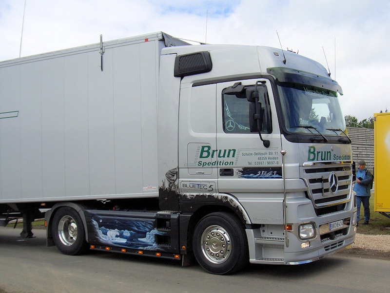 MB-Actros-MP2-Brun-DS-310808-03.jpg
