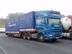 Scania-164-L-580-DFDS-Holz-161105-01