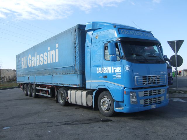 Volvo-FH12-460-Galassini-Fustinoni-180506-01.jpg - G. Fustinoni