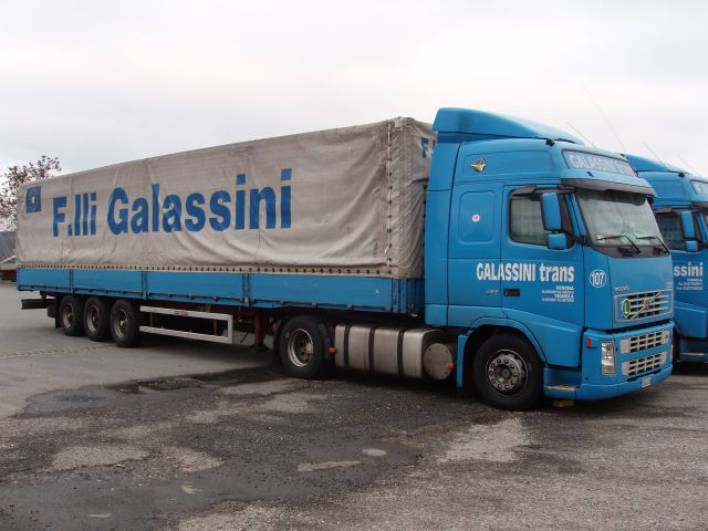 Volvo-FH12-460-Galassini-Holz-021204-1-I.jpg - Frank Holz