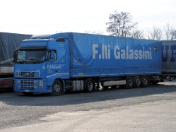 Volvo-FH12-460-Galassini-Holz-170308-01
