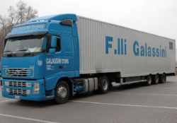 Volvo-FH12-460-Galassini-Schiffner-020405-01