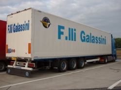 Volvo-FH12-Galassini-Holz-120805-02