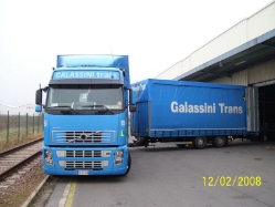 Volvo-FH12-Galassini-Posern-050408-01