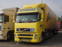 Volvo-FH12-460-Goekbora-Holz-120805-01