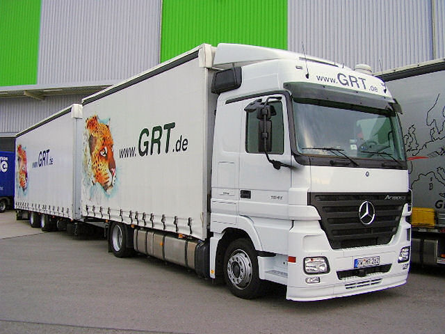 MB-Actros-MP2-1841-GRT-Ventroni-291006-01.jpg