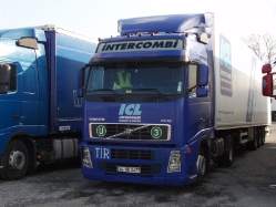 Volvo-FH12-Intercombi-Holz-080407-01-TR